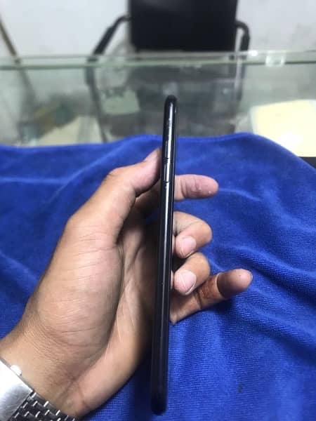 iPhone 7 Plus 128 GB PTA Approved 3