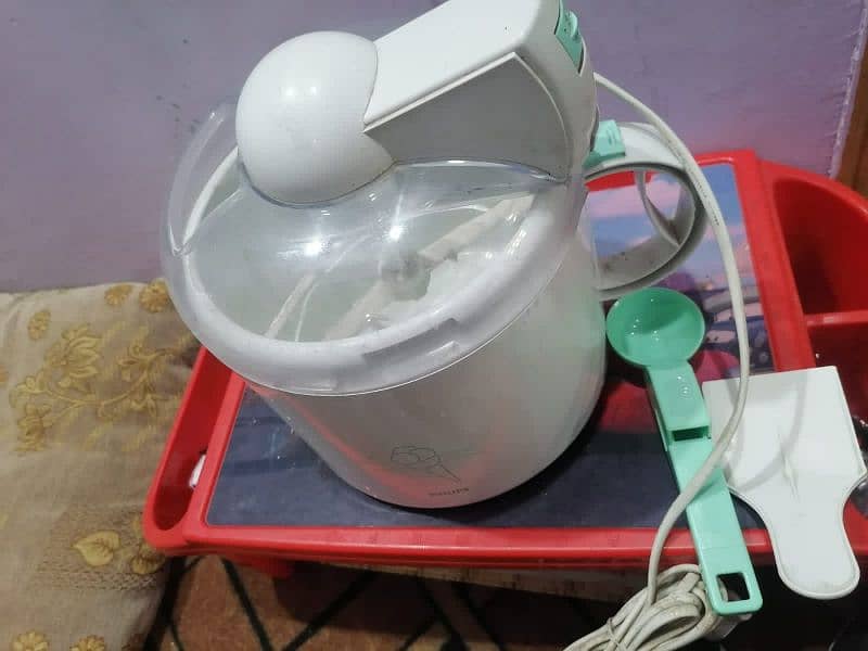 Philips ice cream maker along with cooler disc 3