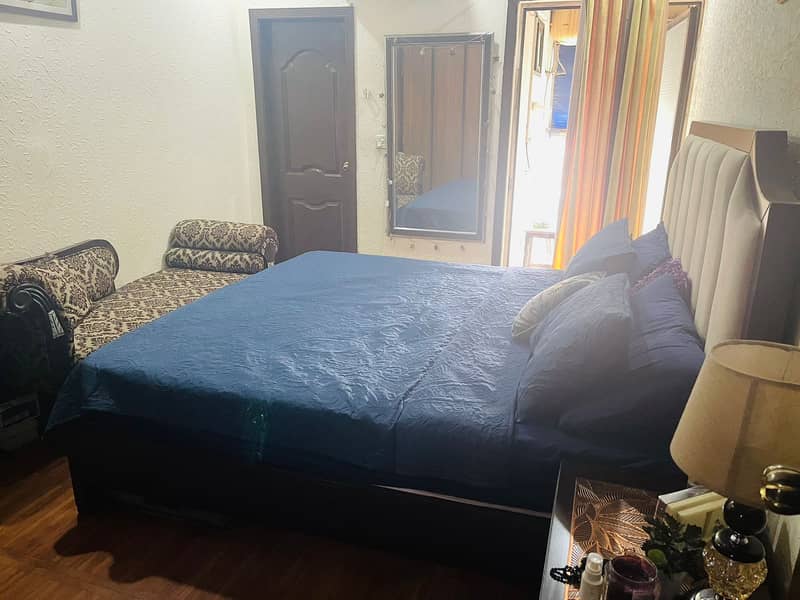 Flat for Sale Johar Town Lahore Furnished 9
