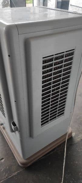 United Air coolor 3