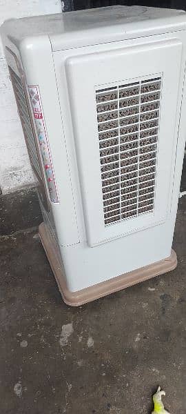 United Air coolor 5