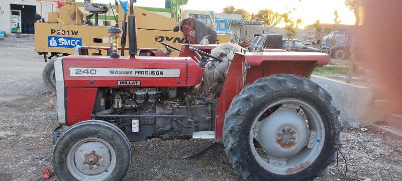 Tractor Massey Fergus son 240 1