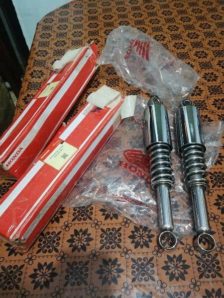 Honda Cg 125 engine side cover, chain cover, shocks, parts 3