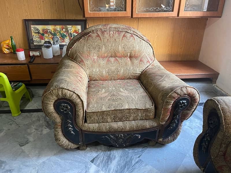 Sofa set in very Good condition 3