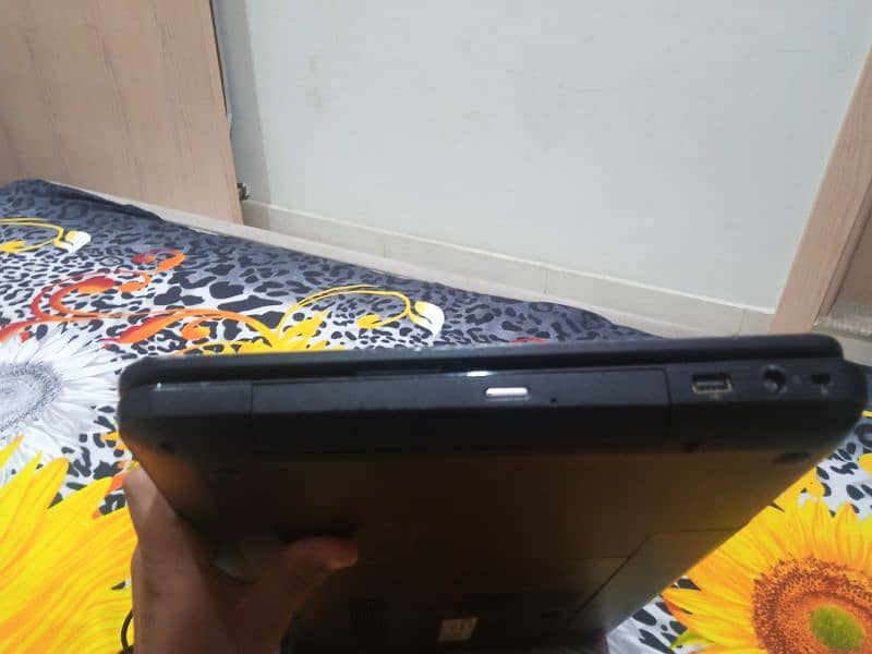 laptop HP i3- 2 generation 1