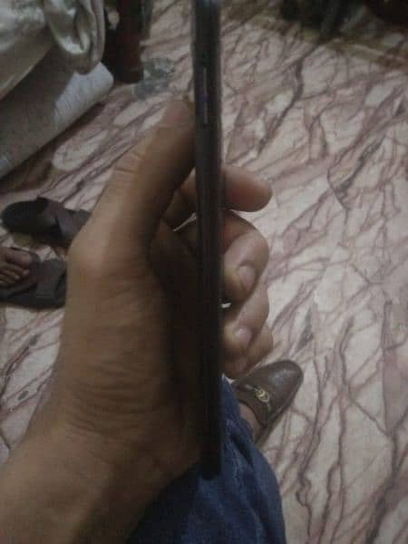 vivo v9 /only mobaile orignal phon kit nh ha baki pic me dekh sakty  . 3