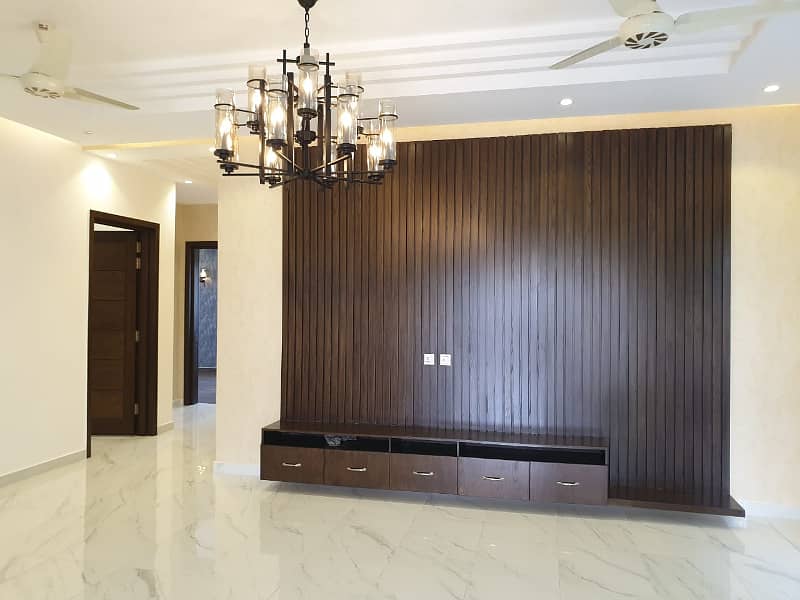 Luxury Location Bungalow Near Park For Rent In DHA Phase 3-Y 3