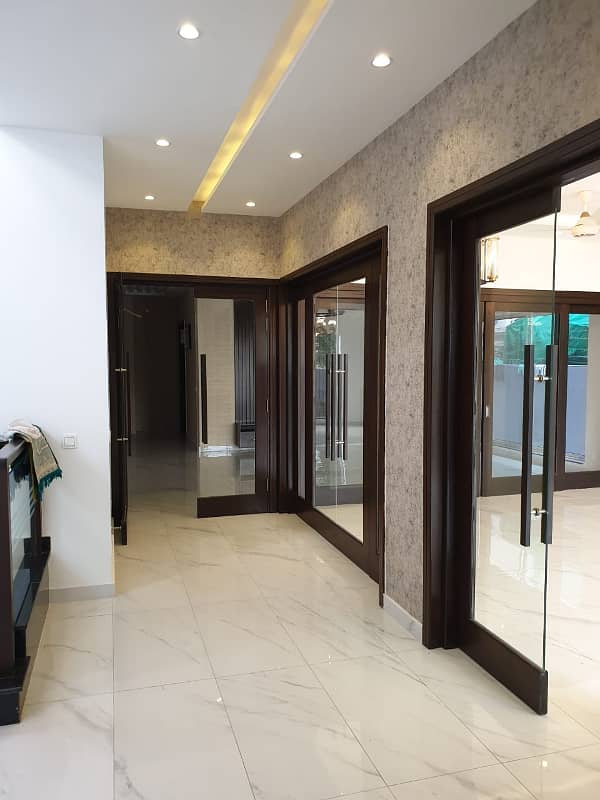 Luxury Location Bungalow Near Park For Rent In DHA Phase 3-Y 9