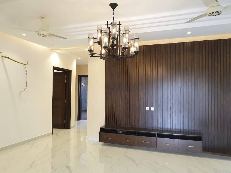 Luxury Location Bungalow Near Park For Rent In DHA Phase 3-Y 11