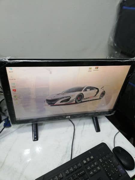 HP 22 inch LCD Monitor with HDMI Port & Built-in Speakers (UAE Import) 4