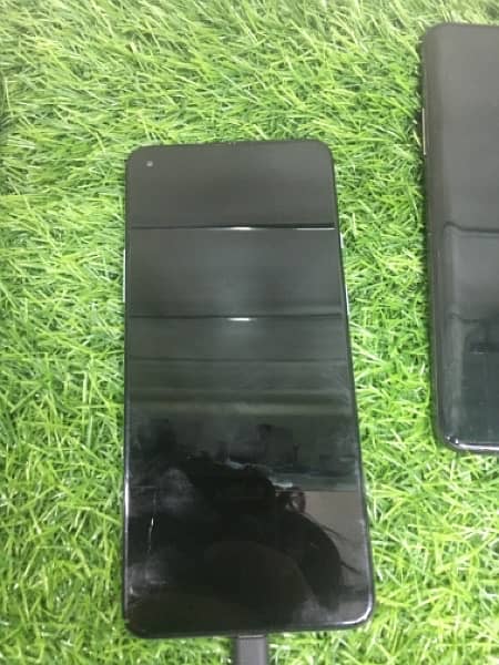 one plus 8t gaming phone non active non use luch condition untoch 1