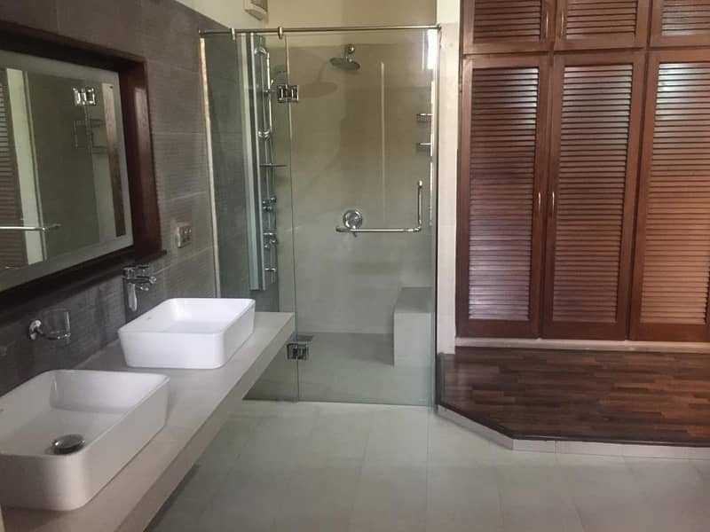 2 Kanal Bungalow Near Commercial Market And Park For Rent In DHA Phase 2-T 8