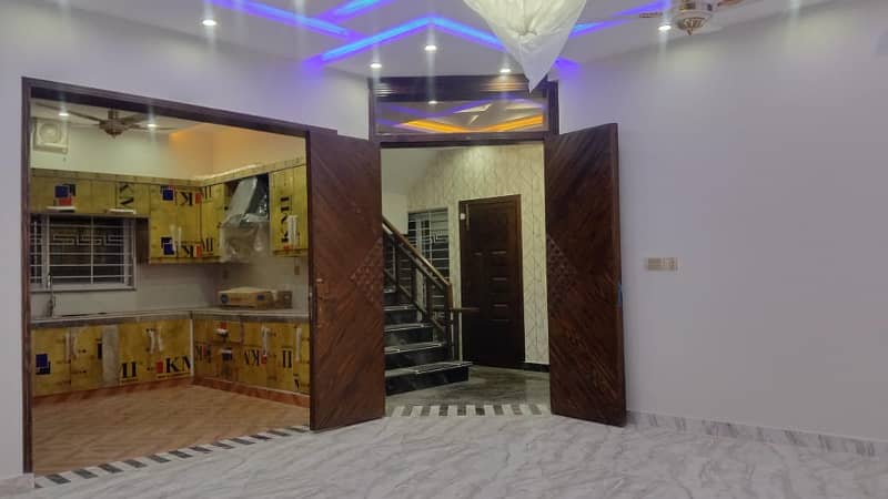 10 Marla Brand New Luxurious Upper Portion Lock Option Available For Rent In Tulip Block Bahria Town Lahore 1