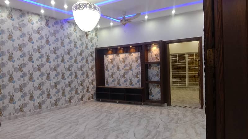10 Marla Brand New Luxurious Upper Portion Lock Option Available For Rent In Tulip Block Bahria Town Lahore 10