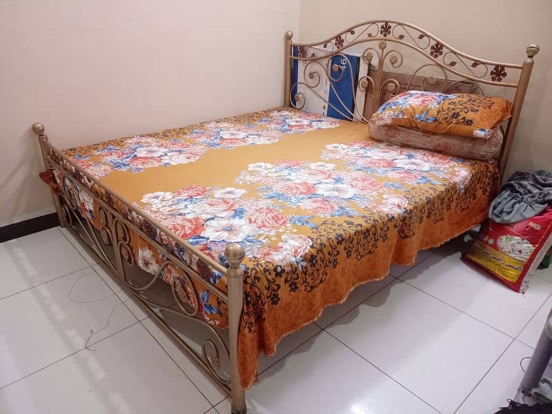 KING SIZE BED WITH MATTRESS 2