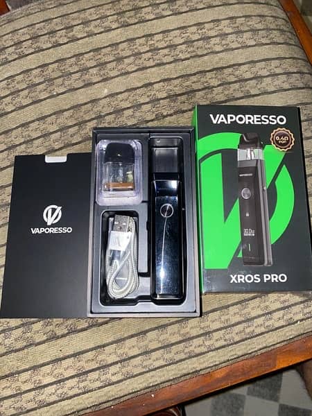 Vaporesso  Xros pro   only few day used   with flavour bottle 2