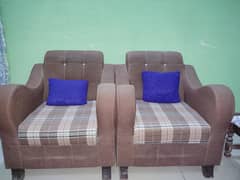 selling used sofa set 7 seater in new condition neat and clean