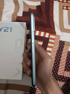 vivo y21 with full box 10by10 condition 0