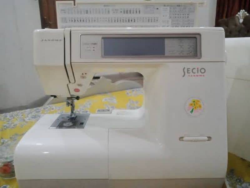 Jenome 8200 Embroidery Machine 2
