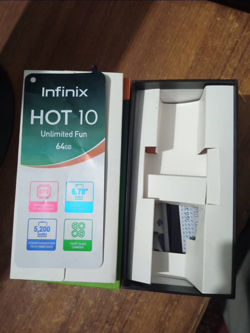 Infinix hot 10 4/64 with box 6