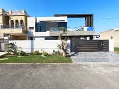 1 Kanal Facing Park House For Sale In J Block Of Valencia Lahore 0