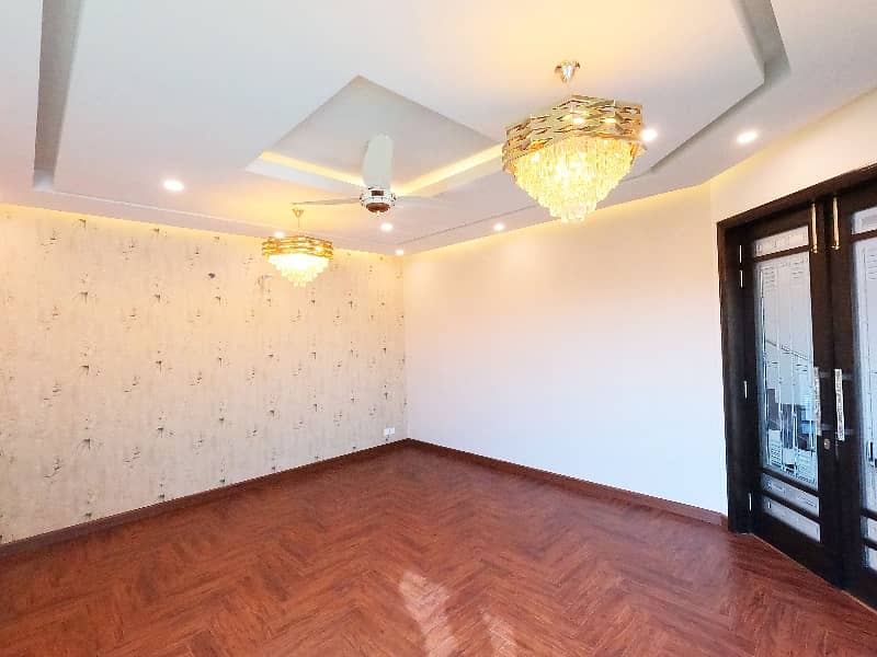 1 Kanal Facing Park House For Sale In J Block Of Valencia Lahore 12