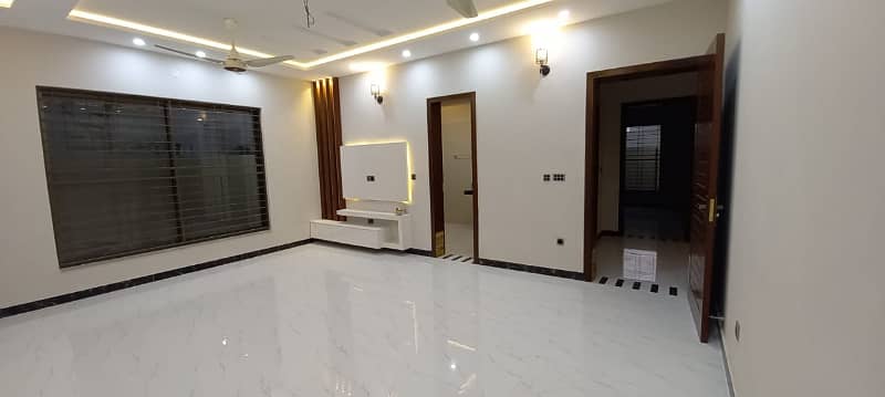 Luxury 1 Kanal Brand New Modern House For Sale In Valencia Town Lahore 12