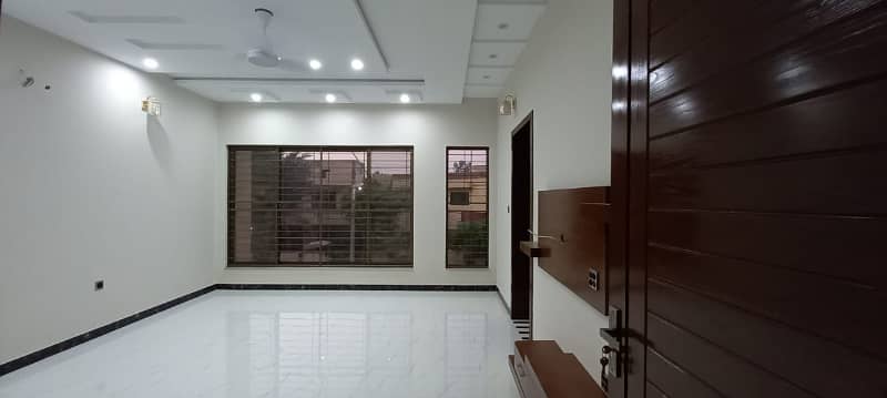 Luxury 1 Kanal Brand New Modern House For Sale In Valencia Town Lahore 16