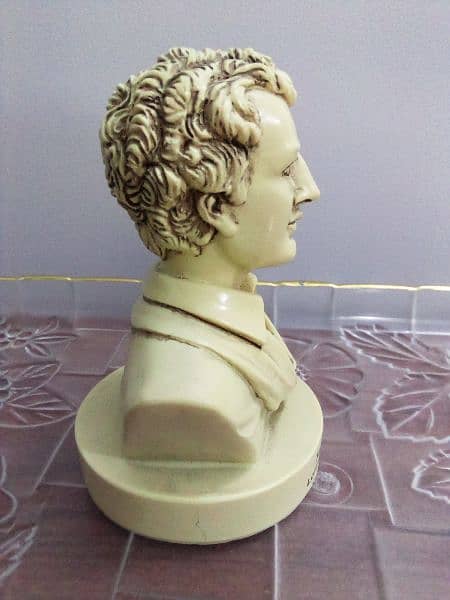 Bust of English poet Lord Byron 3