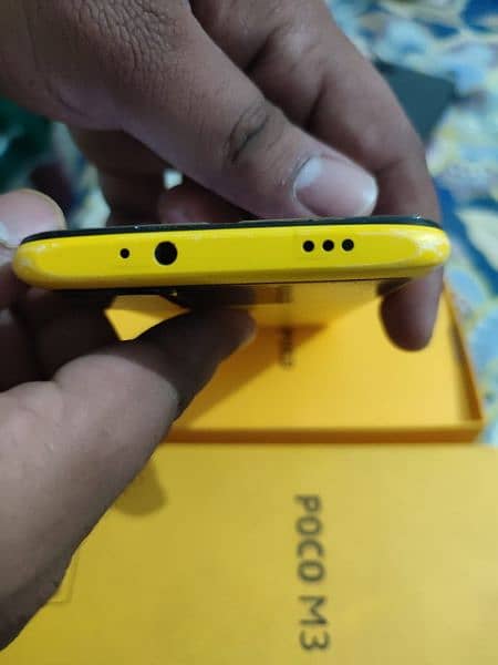 POCO M3 6/128 6000mah battery box with charger all ok no open 3
