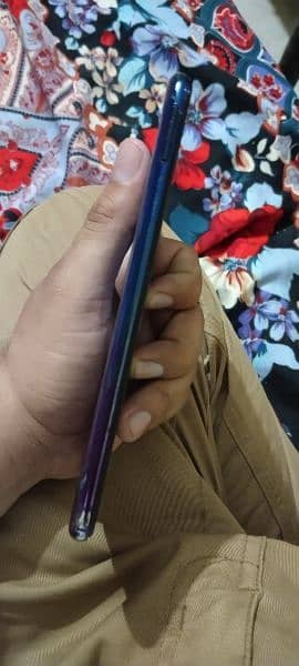 honor 8c 3/32 gb condition 10/8 good working 4