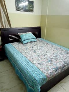 king size bed with mattress kum istamal Kiya hay