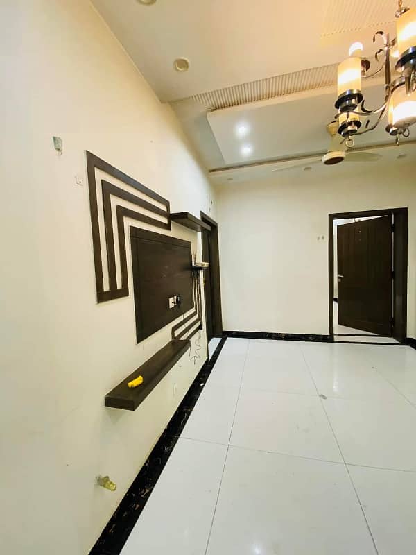10 Marla Beautiful Bungalow For Rent In Pchs Near Dha Lahore 1
