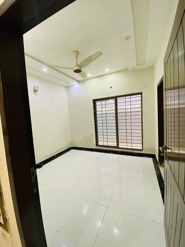 10 Marla Beautiful Bungalow For Rent In Pchs Near Dha Lahore 3