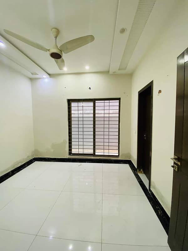 10 Marla Beautiful Bungalow For Rent In Pchs Near Dha Lahore 4