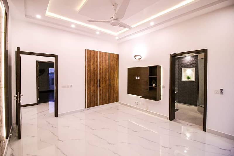 1 Kanal Luxury Portion For Rent In Pchs Near Dha Lahore 5