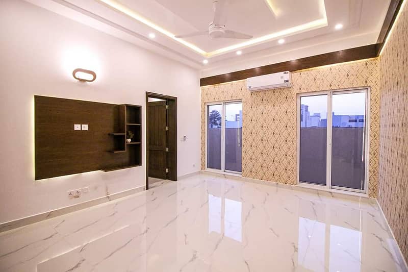 1 Kanal Luxury Portion For Rent In Pchs Near Dha Lahore 6