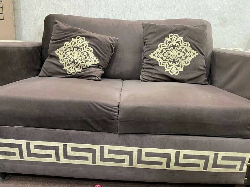 This sofa creative with master foam. one set. two set and three set in 1