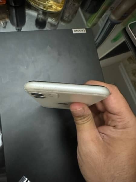 Iphone 11 128 GB PTA Approved 9