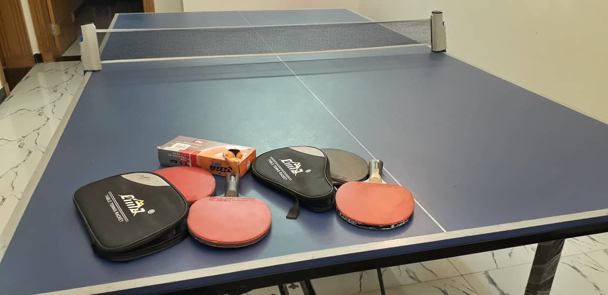 Excellent Condition Table Tennis with Rackets 2