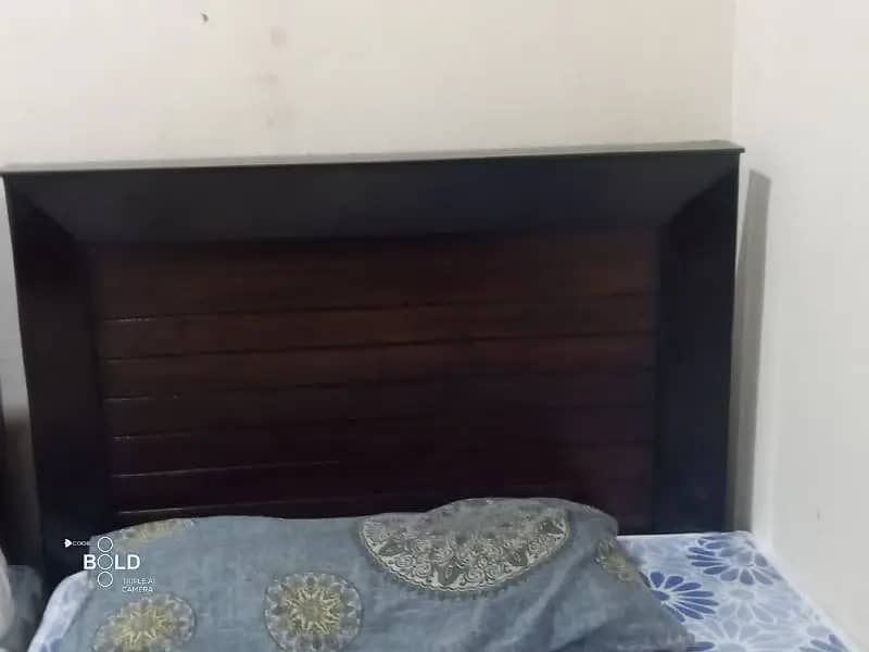 2 single bed for sale ( with brand new mattress) 0