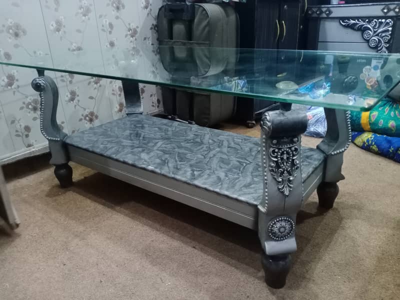 Centre table with glass top 2