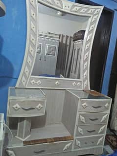 dressing table for sale neat and clean