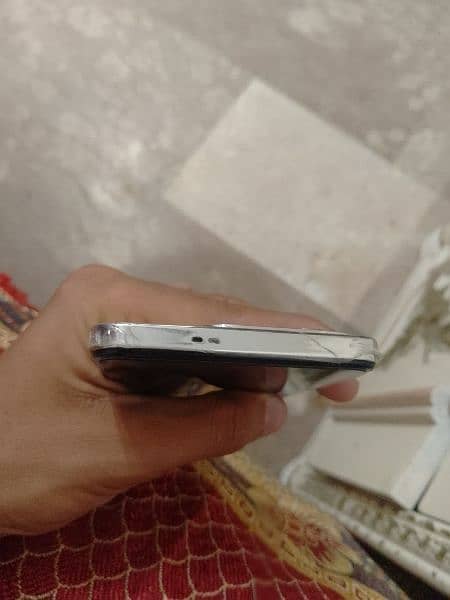 infinix hot 40 8/256 with box  and charger condition 10 /10 full ok 1