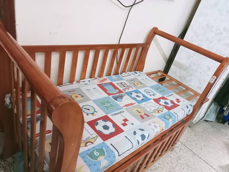 Kids Cot/Baby cot/baby bed/Branded cot/wheel. cot 7
