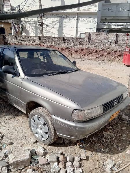 Nissan Sunny 0