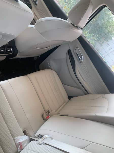 Oshan X7 Comfort 7 seater white 2