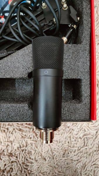 Trust GXT 252+ Emita Plus Streaming Microphone 1