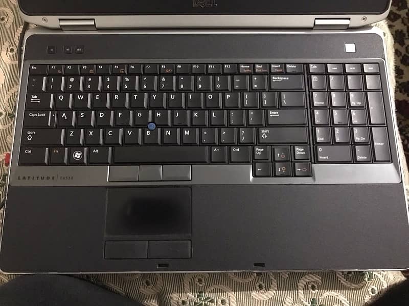 Dell e6530 i7 3rd gen with charger for urgent sale 2