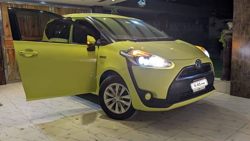 Toyota sienta Hybrid 2016/22 0